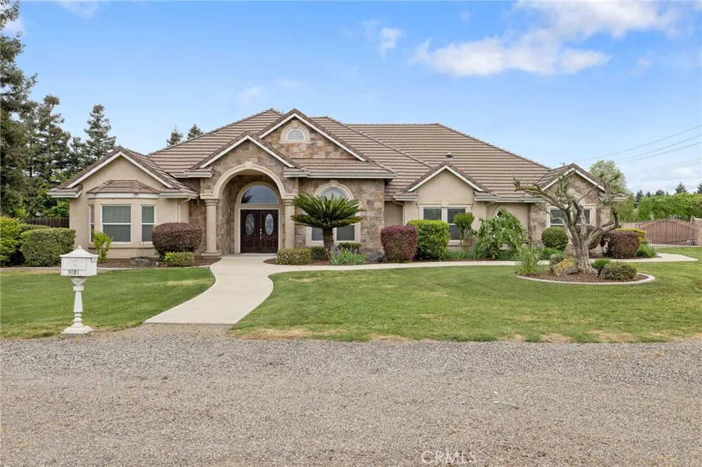 1928 S Shirk Visalia, CA 93277