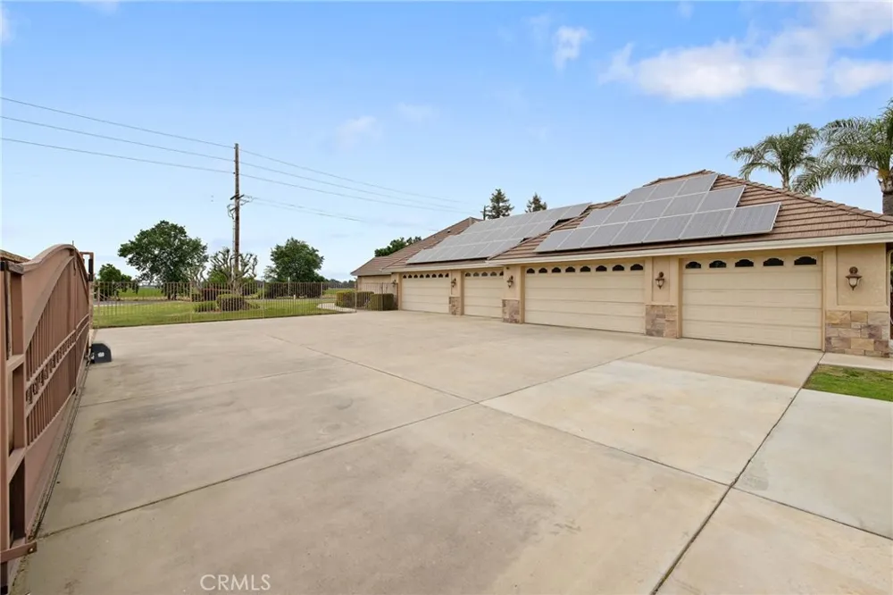 1928 S Shirk Visalia, CA 93277