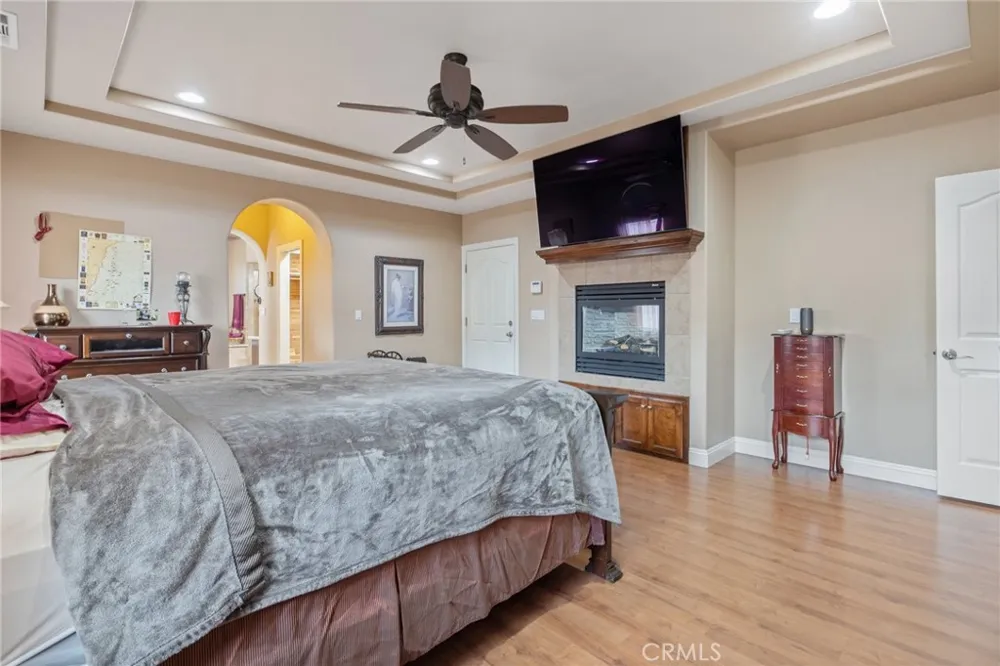 1928 S Shirk Visalia, CA 93277