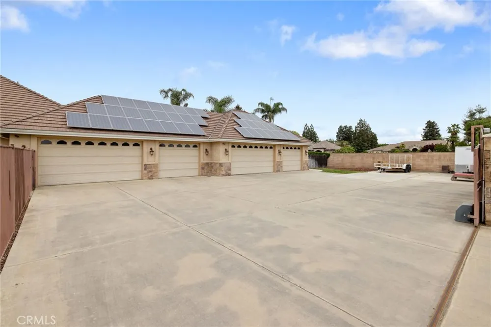 1928 S Shirk Visalia, CA 93277