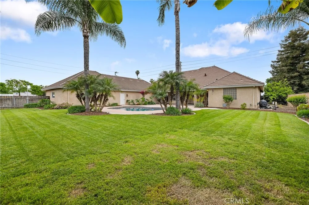 1928 S Shirk Visalia, CA 93277