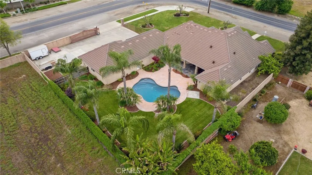 1928 S Shirk Visalia, CA 93277