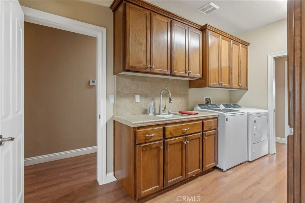 1928 S Shirk Visalia, CA 93277