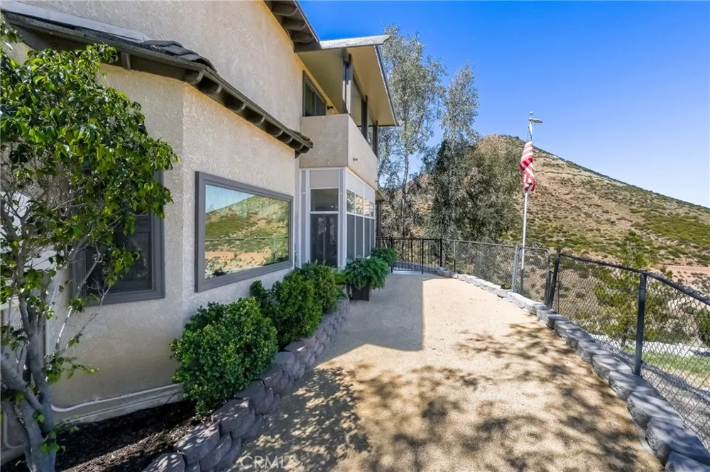 32360 Navajo Springs Wildomar, CA 92595