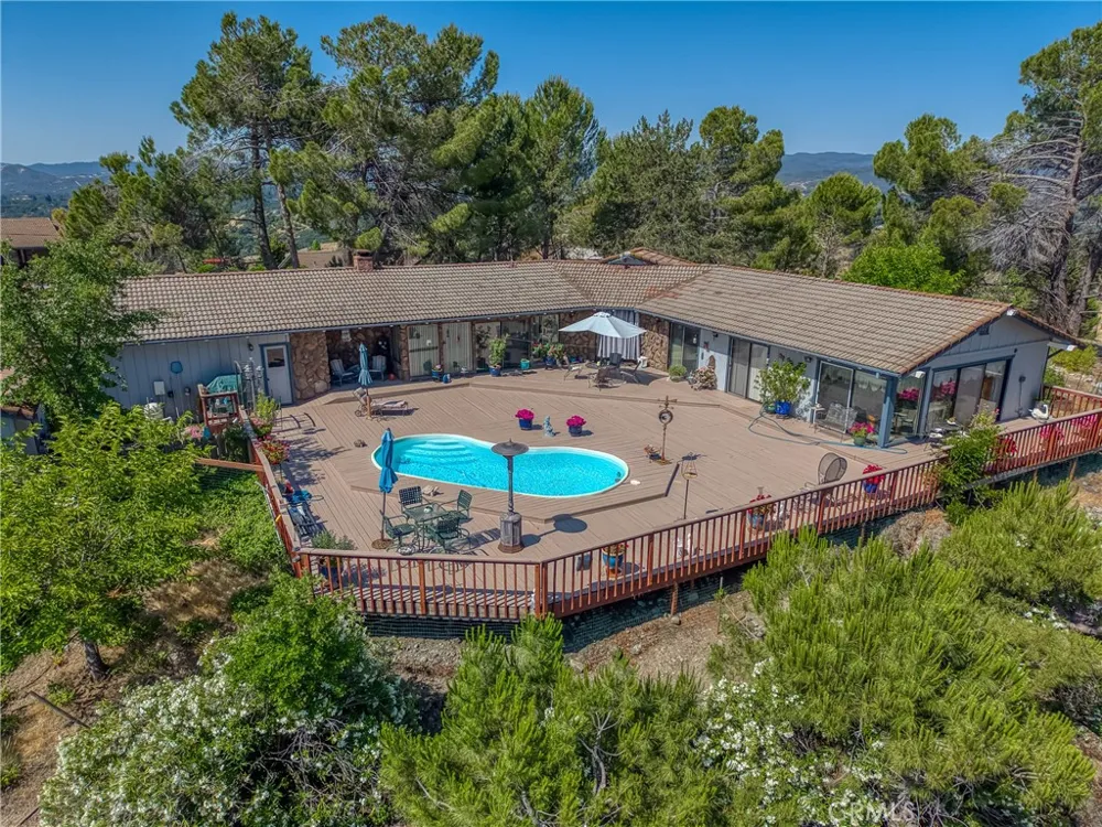 460 Lake Vista Drive Lakeport, CA 95453