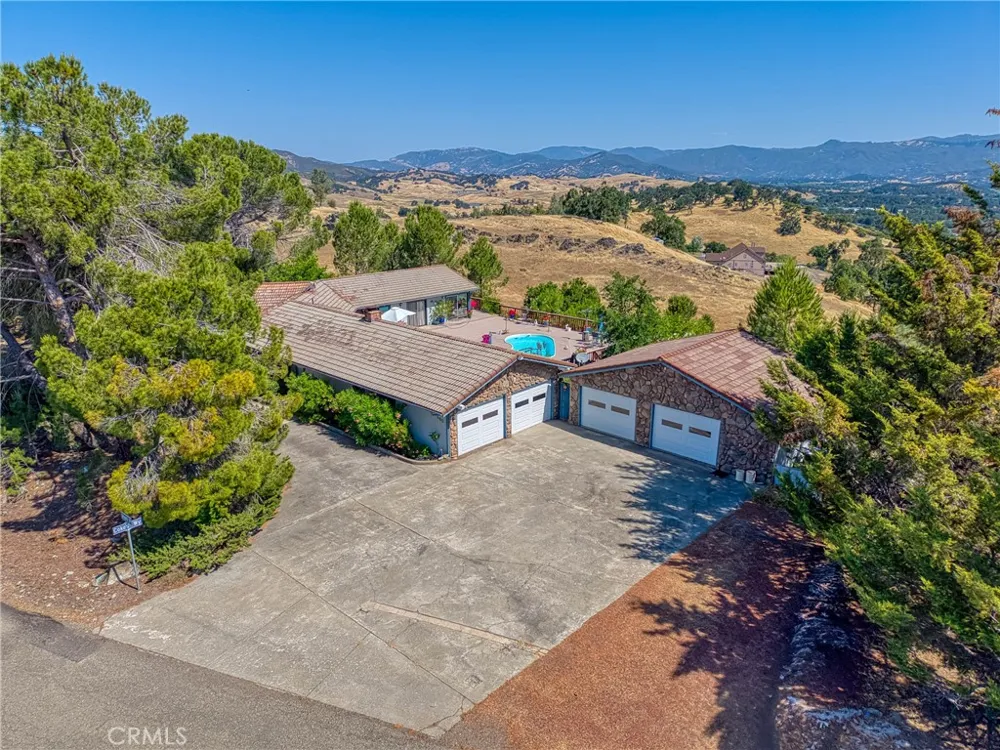460 Lake Vista Drive Lakeport, CA 95453