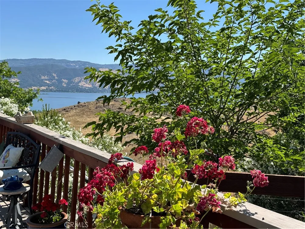 460 Lake Vista Drive Lakeport, CA 95453