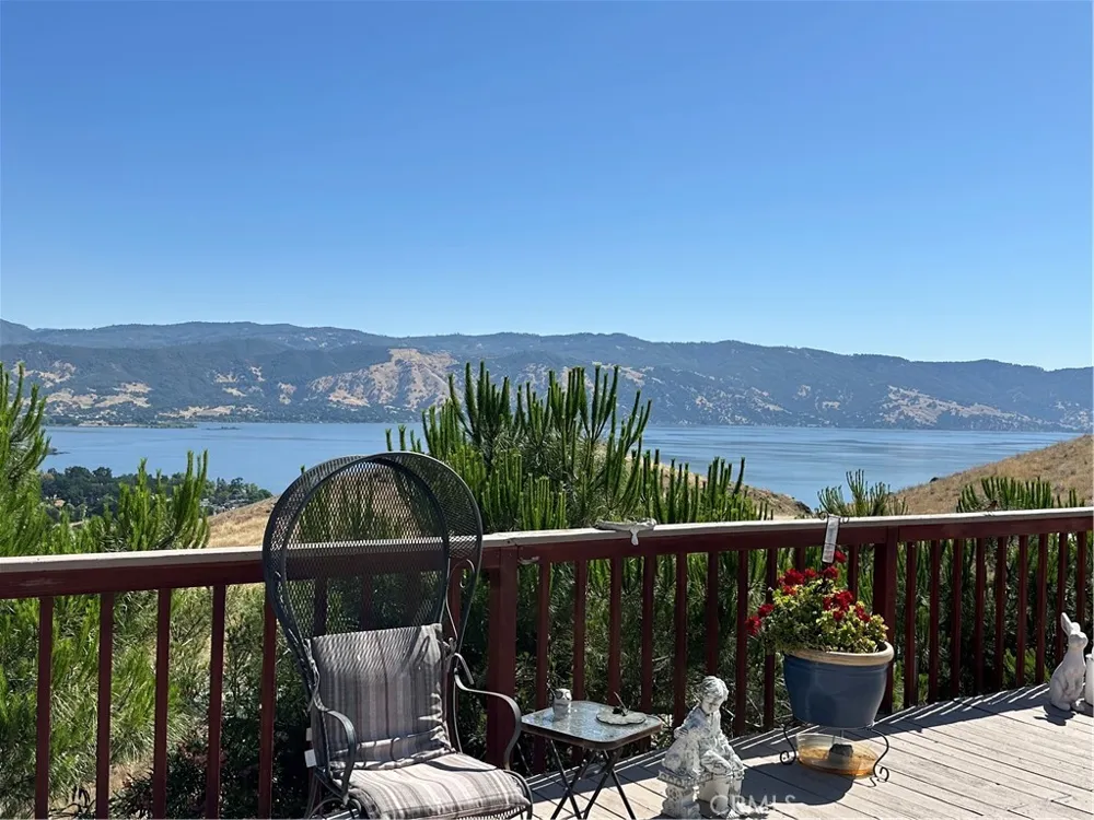 460 Lake Vista Drive Lakeport, CA 95453
