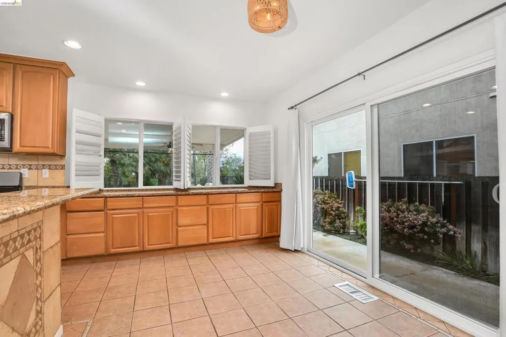 5460 Azure Ct Discovery Bay, CA 94505