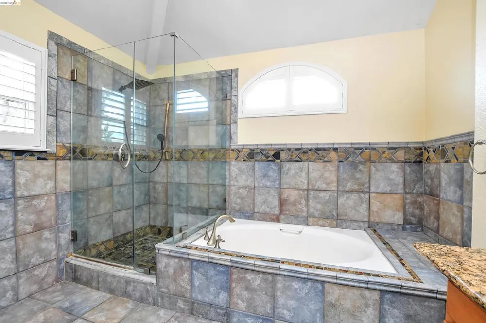 5460 Azure Ct Discovery Bay, CA 94505