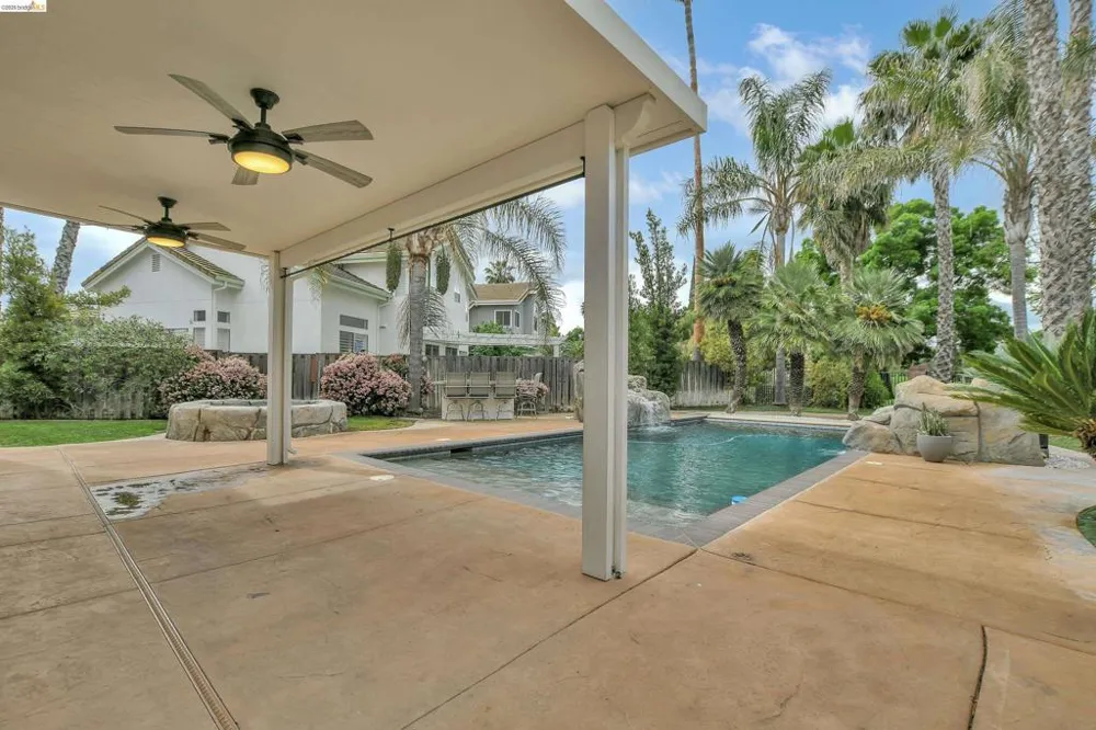 5460 Azure Ct Discovery Bay, CA 94505