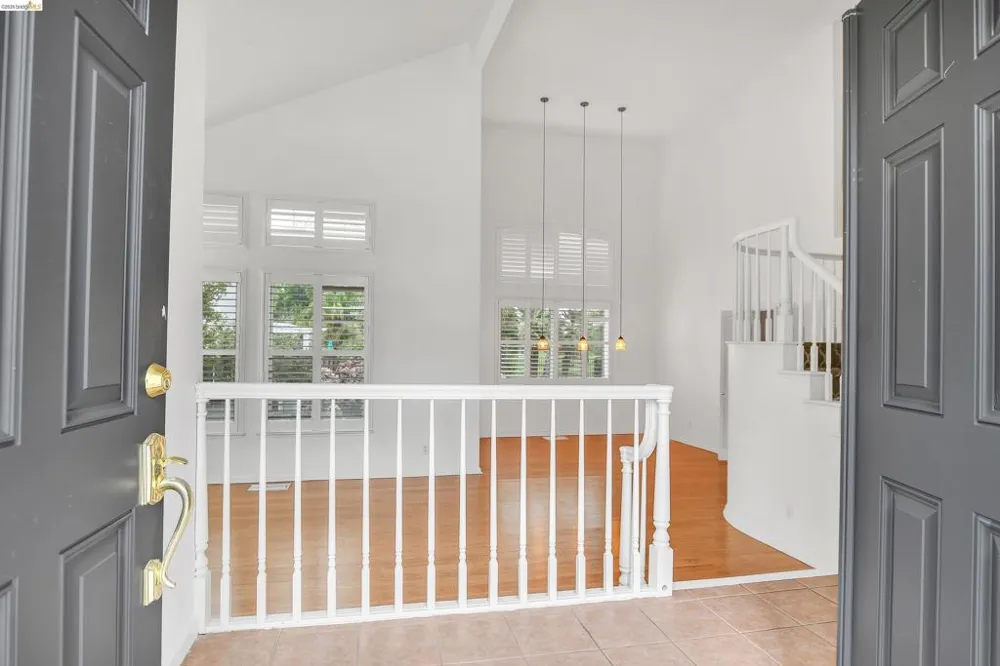 5460 Azure Ct Discovery Bay, CA 94505
