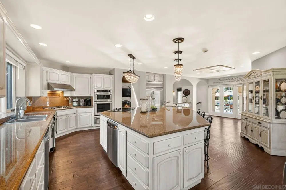 5860 Calle Camposeco Rancho Santa Fe, CA 92067