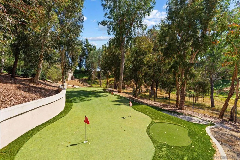 5860 Calle Camposeco Rancho Santa Fe, CA 92067