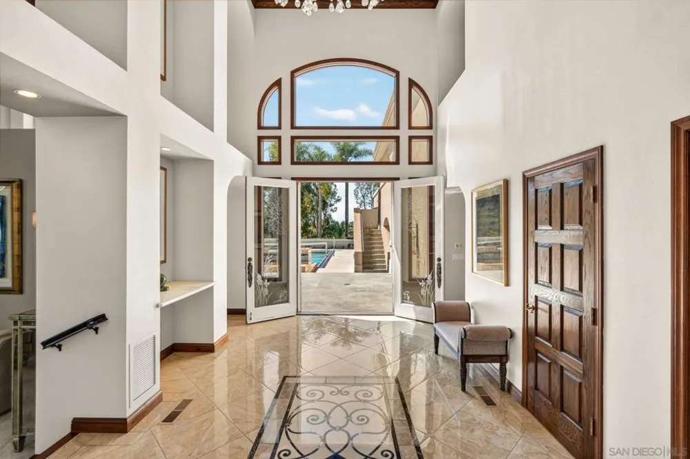 5860 Calle Camposeco Rancho Santa Fe, CA 92067