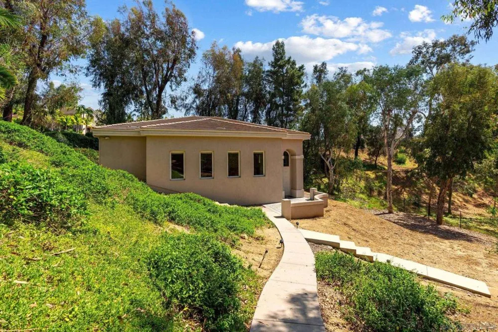 5860 Calle Camposeco Rancho Santa Fe, CA 92067