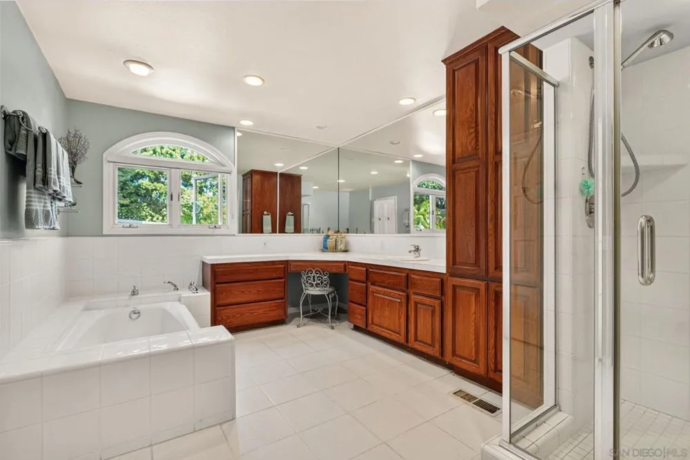 5860 Calle Camposeco Rancho Santa Fe, CA 92067