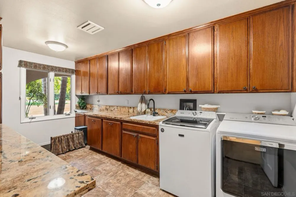5860 Calle Camposeco Rancho Santa Fe, CA 92067
