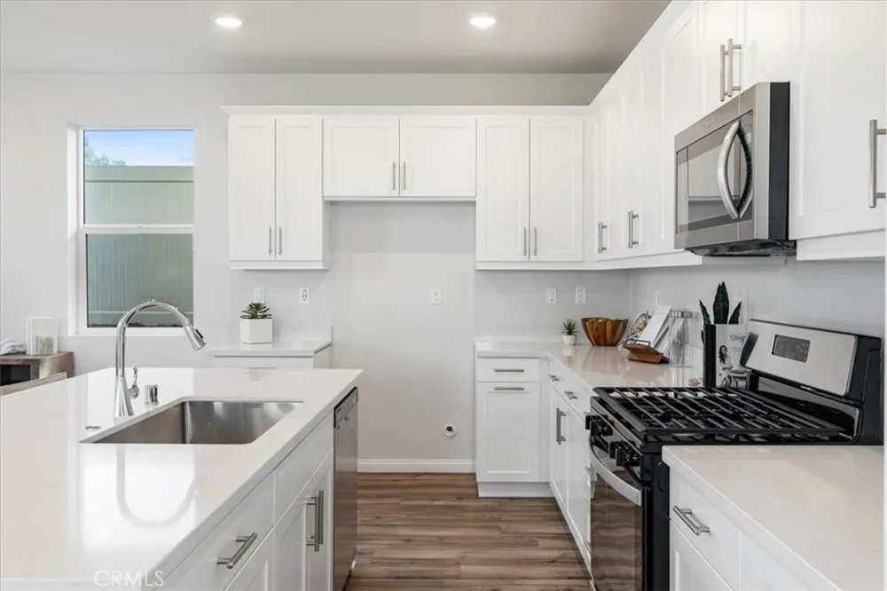 29269 Crescent Way Highland, CA 92346