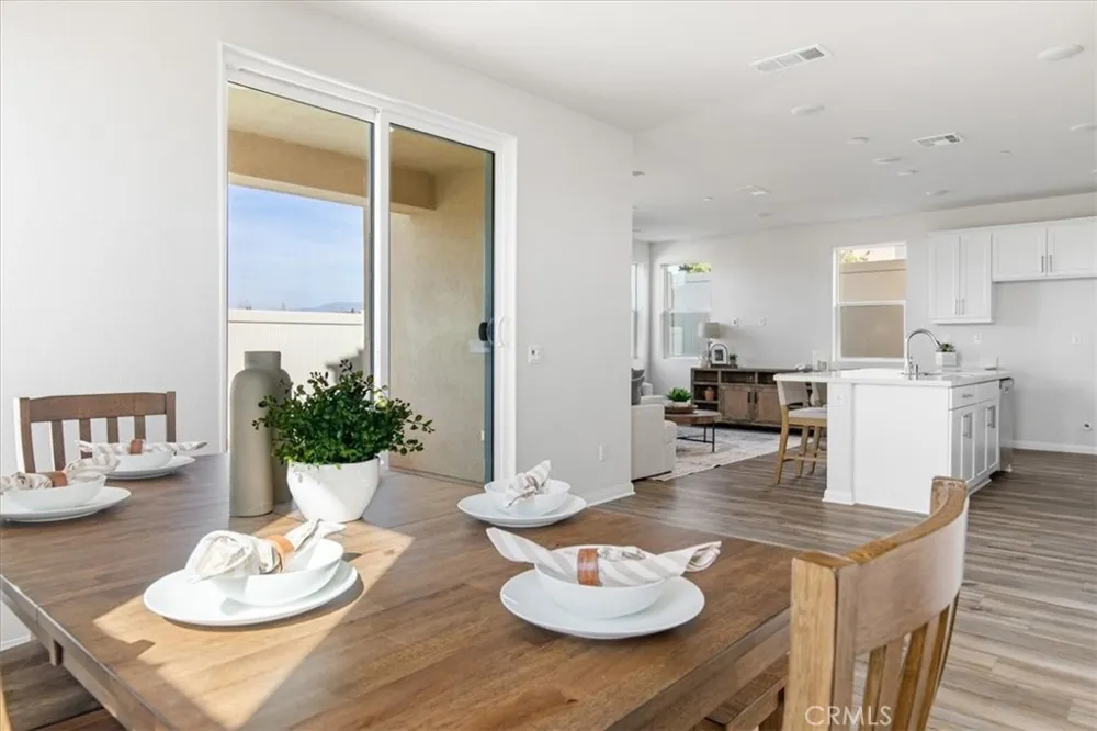 29269 Crescent Way Highland, CA 92346