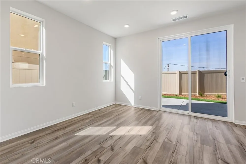 29269 Crescent Way Highland, CA 92346