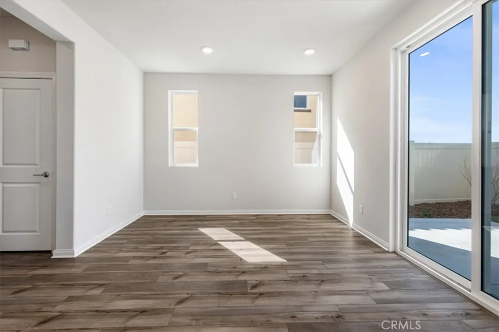 29269 Crescent Way Highland, CA 92346