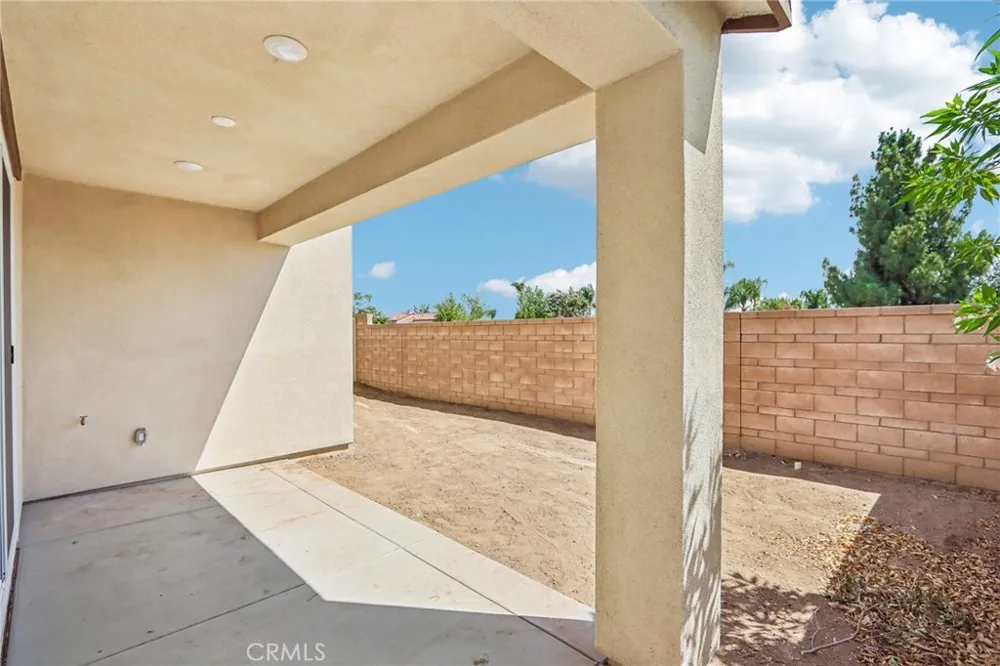 29269 Crescent Way Highland, CA 92346