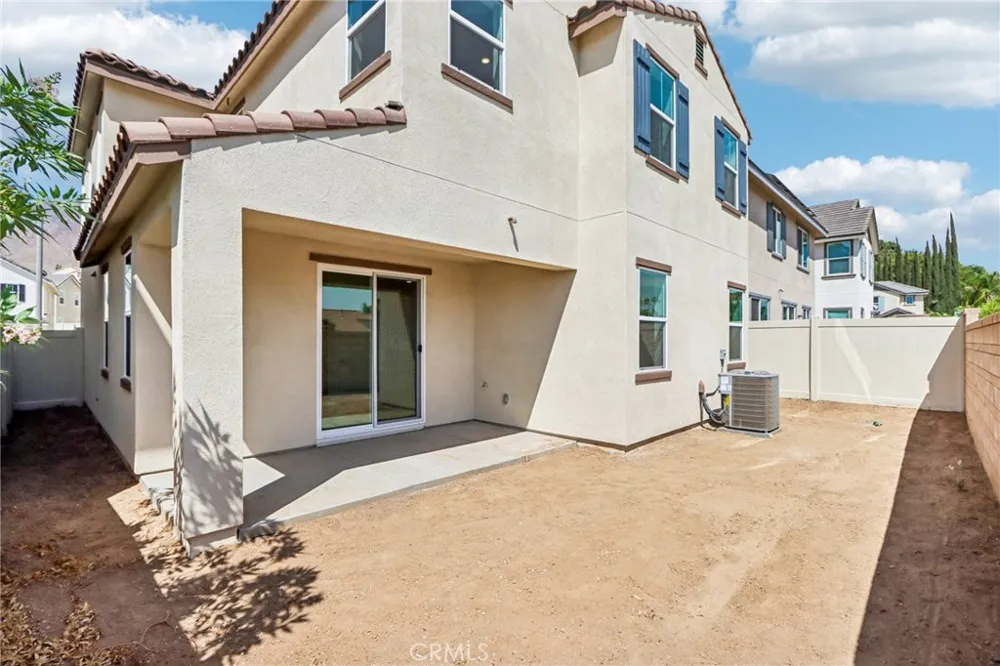 29269 Crescent Way Highland, CA 92346