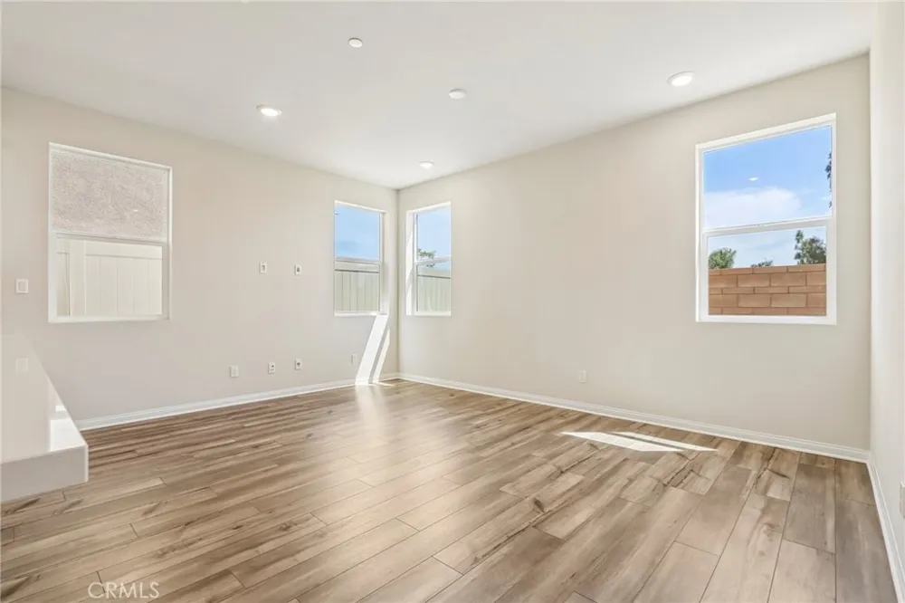 29269 Crescent Way Highland, CA 92346