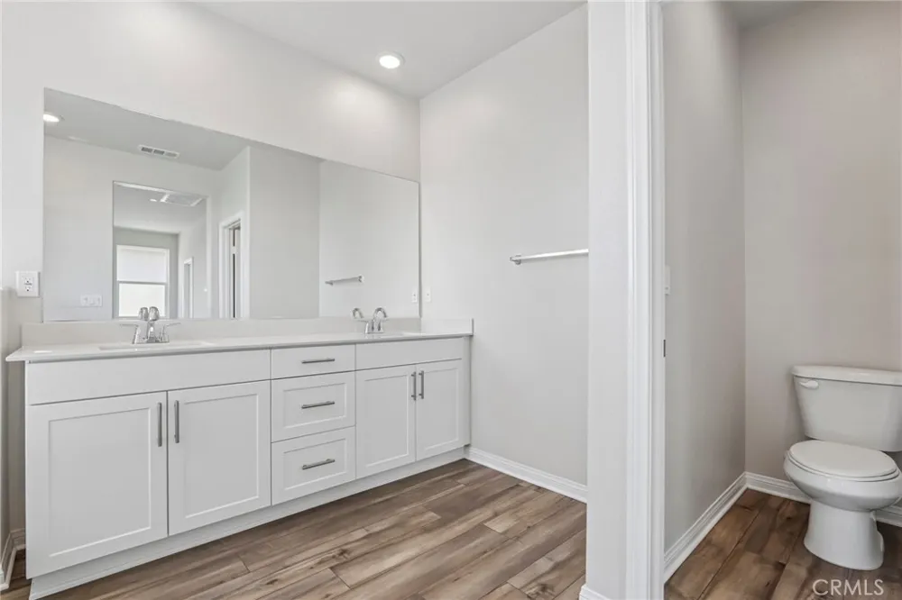 29269 Crescent Way Highland, CA 92346