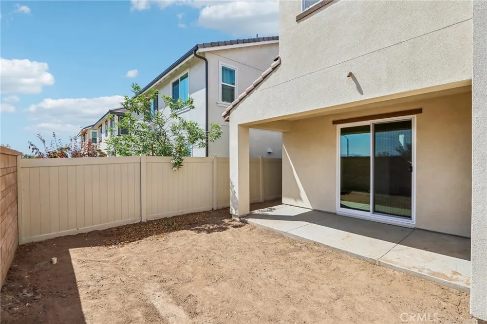29269 Crescent Way Highland, CA 92346