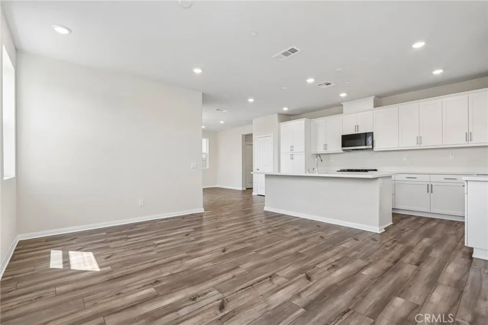 29269 Crescent Way Highland, CA 92346