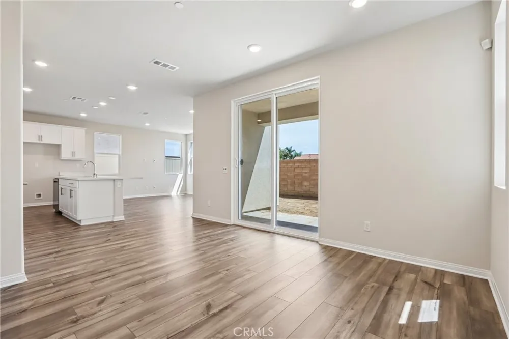 29269 Crescent Way Highland, CA 92346