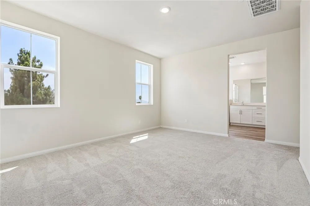 29269 Crescent Way Highland, CA 92346