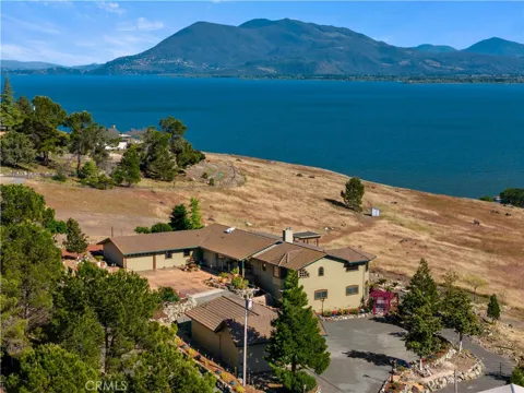 425 Lake Vista