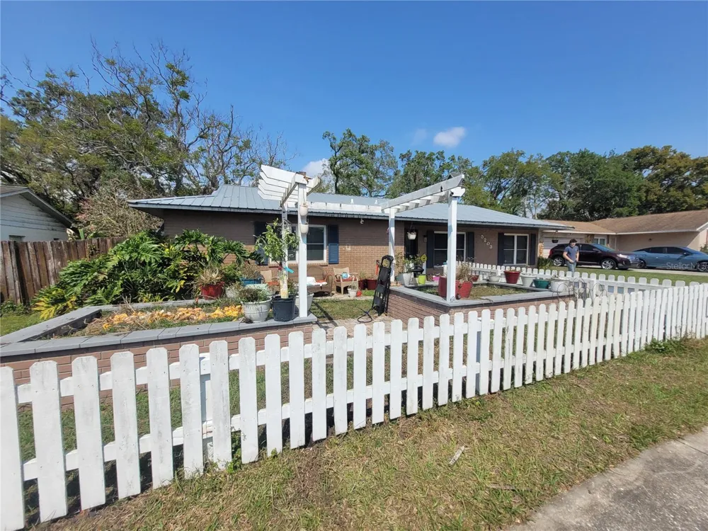 5203 PRESIDENTIAL STREET Seffner, FL 33584