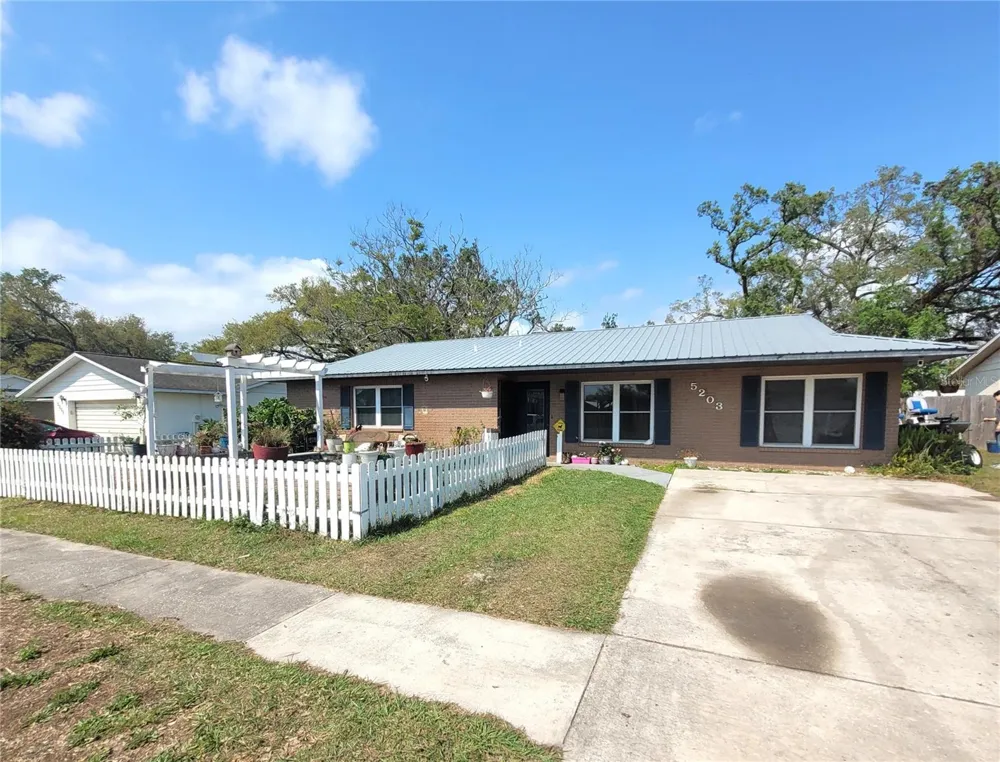 5203 PRESIDENTIAL STREET Seffner, FL 33584