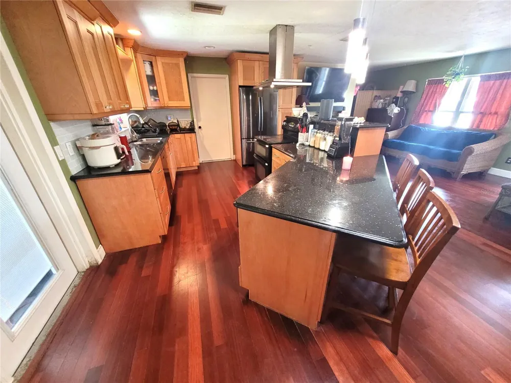 5203 PRESIDENTIAL STREET Seffner, FL 33584