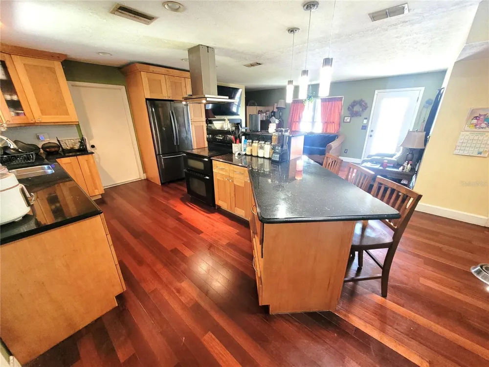 5203 PRESIDENTIAL STREET Seffner, FL 33584