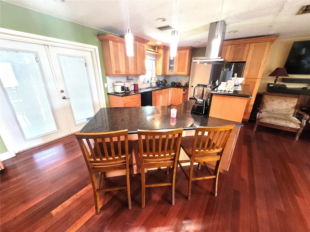 5203 PRESIDENTIAL STREET Seffner, FL 33584