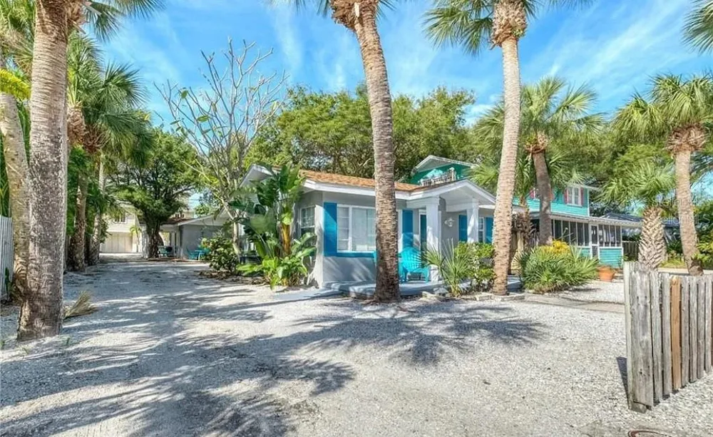 724 GULF BOULEVARD Indian Rocks Beach, FL 33785