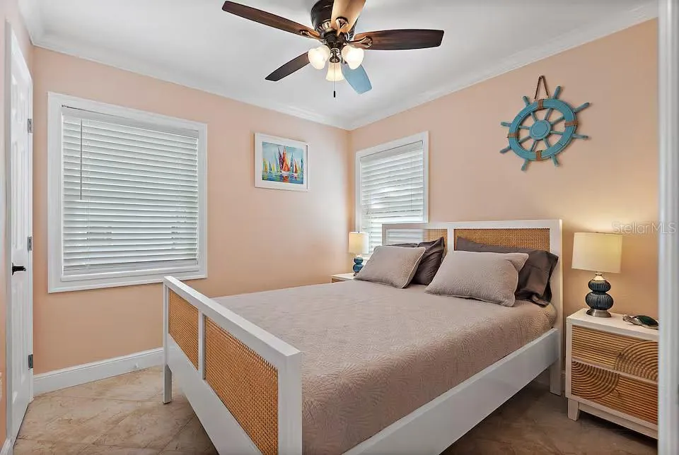 724 GULF BOULEVARD Indian Rocks Beach, FL 33785