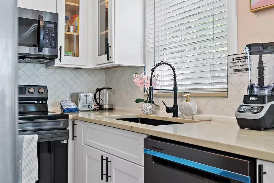 724 GULF BOULEVARD Indian Rocks Beach, FL 33785