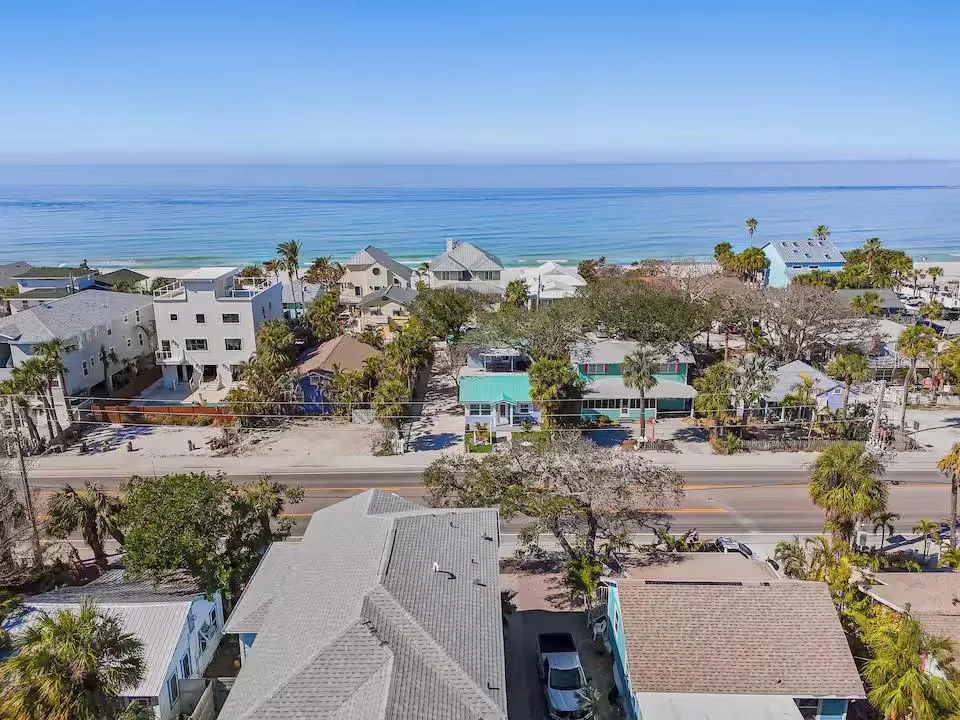 724 GULF BOULEVARD Indian Rocks Beach, FL 33785