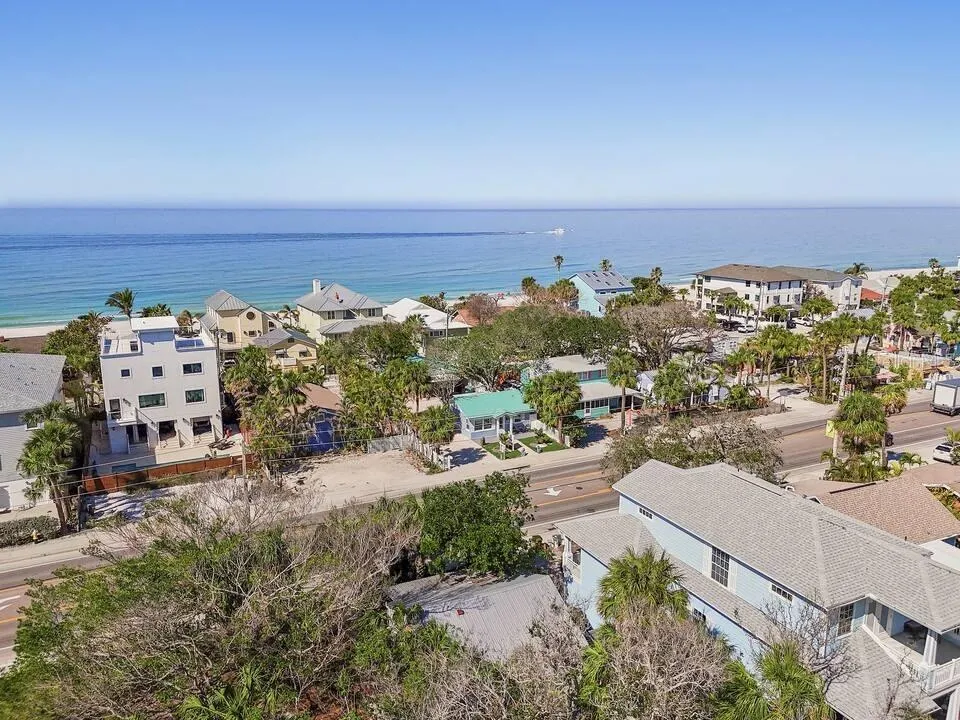724 GULF BOULEVARD Indian Rocks Beach, FL 33785