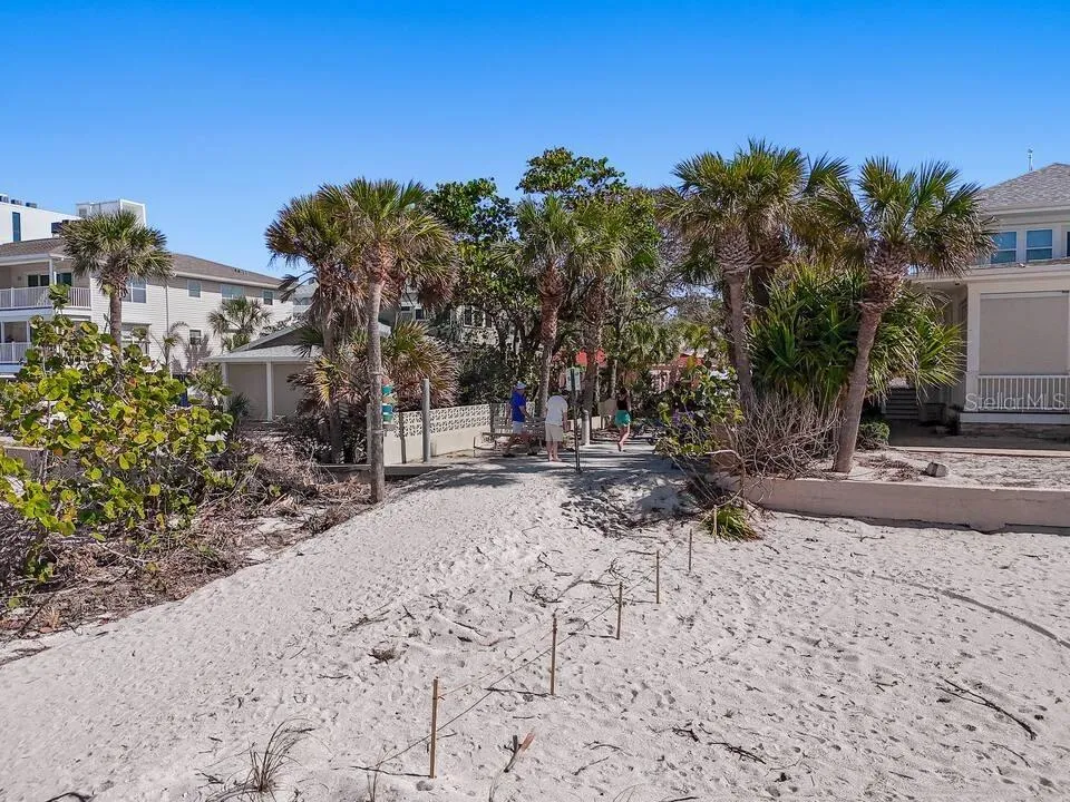 724 GULF BOULEVARD Indian Rocks Beach, FL 33785