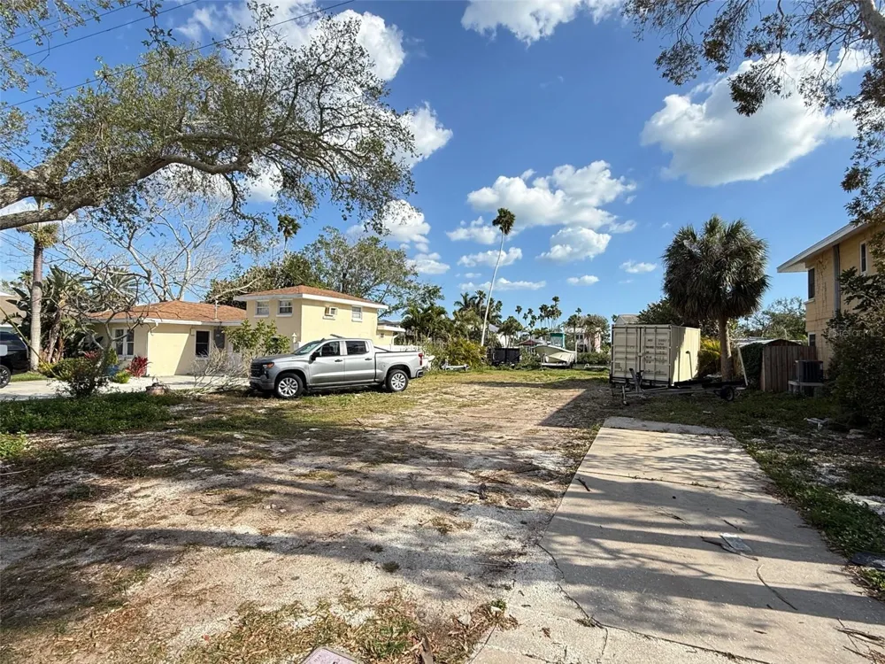 317 12TH AVENUE Indian Rocks Beach, FL 33785