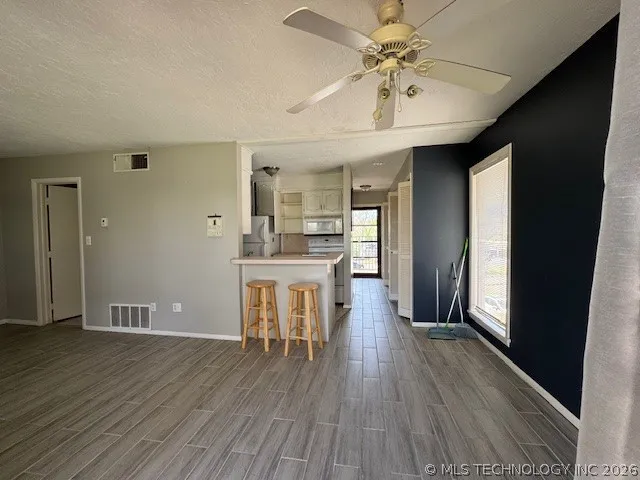 131 Falconhead #B Burneyville, OK 73430