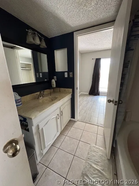 131 Falconhead #B Burneyville, OK 73430