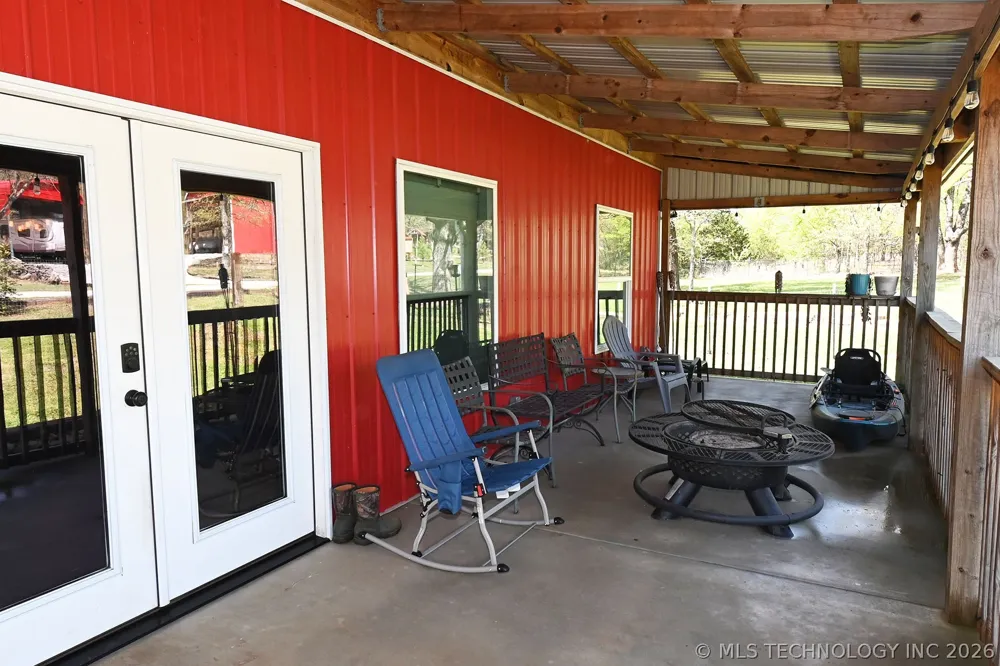 449272 E 982 ROAD Vian, OK 74962